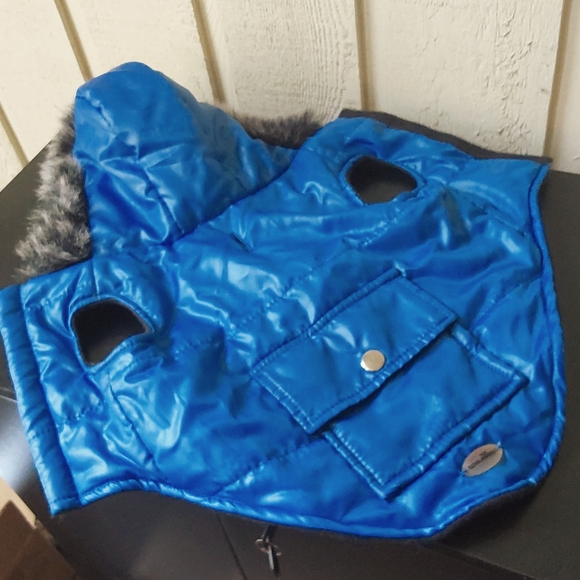 Dog parka - Picture 1 of 3